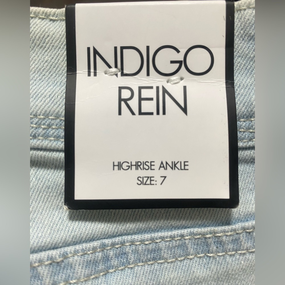 Indigo Rein Women's Light Blue Skinny Jeans - Picture 9 of 9